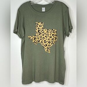 Bare Your Soul Leopard Print‎ Texas Short Sleeve Women's Large TShirt